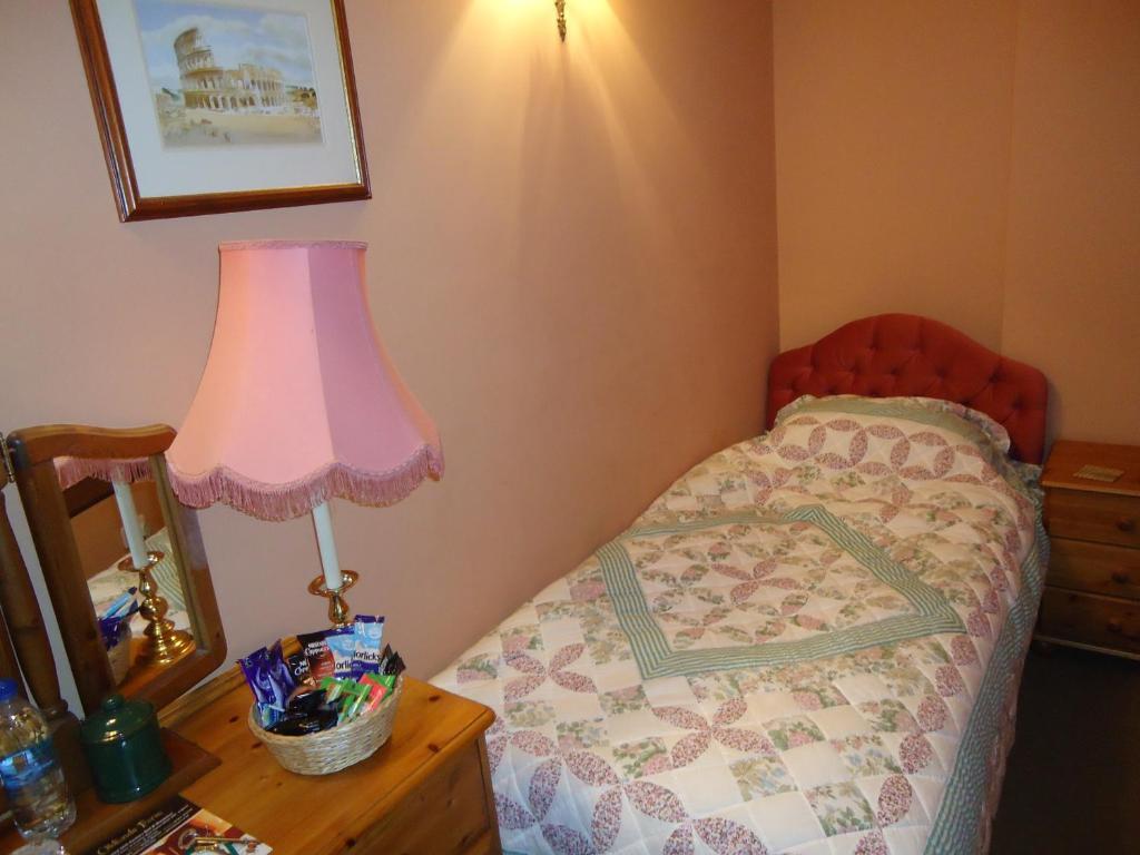 Oldlands Farm Villa Crawley  Room photo